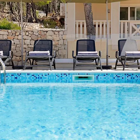 Beachfront Villa Senses With Pool In Milna *