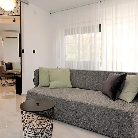 Beachfront Villa Senses With Pool In Milna *
