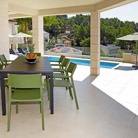 Beachfront Villa Senses With Pool In Milna Villa Milna (Brac)