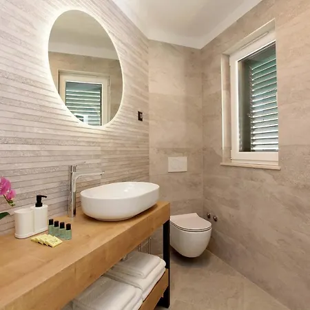 Villa Beachfront Villa Senses With Pool In Milna *