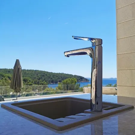 فيلة Beachfront Villa Senses With Pool In Milna *