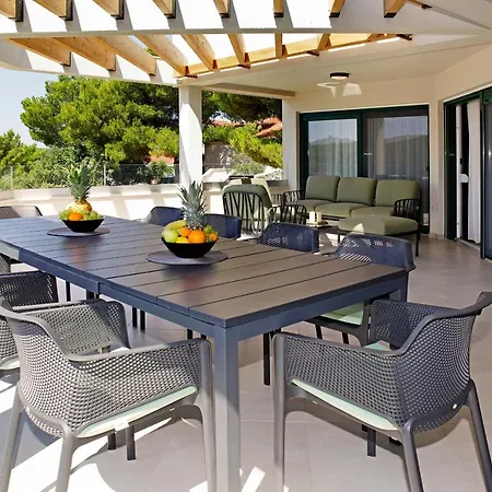 Beachfront Villa Senses With Pool In Milna فيلة